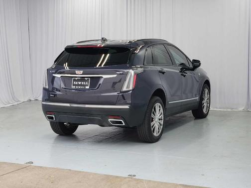 2025 Cadillac XT5 Sport