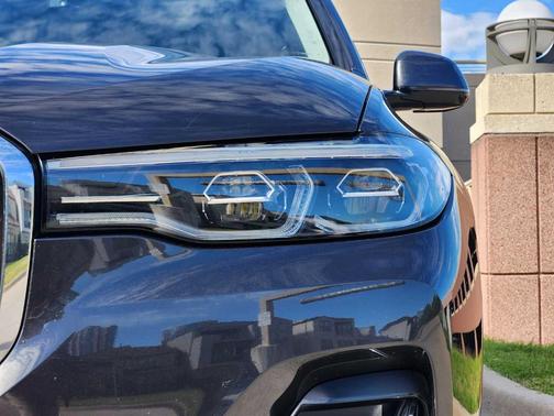 Dark Graphite Metallic 2022 BMW X7 xDrive40i