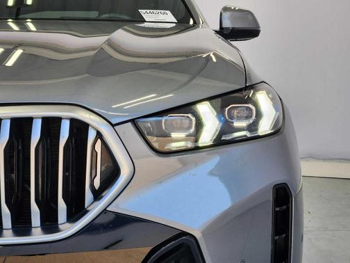 Gray Metallic 2024 BMW X6 xDrive40i