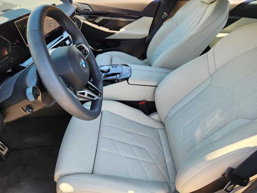 2025 BMW 530 i