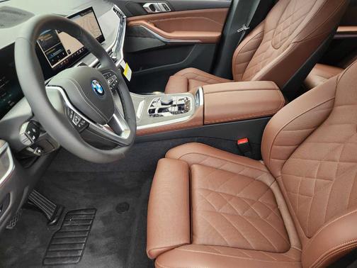 Black Sapphire Metallic 2026 BMW X5 PHEV xDrive50e