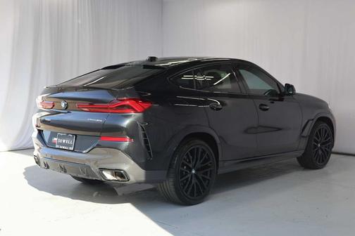 Black Sapphire Metallic 2024 BMW X6 xDrive40i