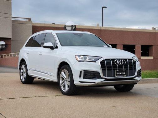 2022 Audi Q7 45 Premium Plus