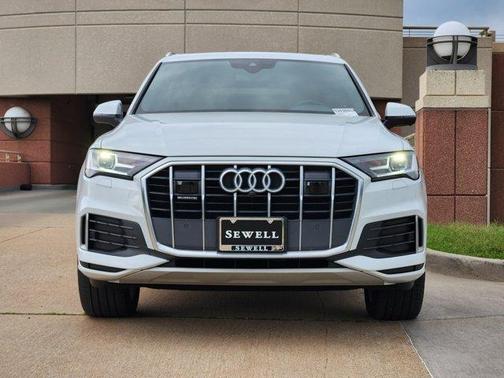 2022 Audi Q7 45 Premium Plus