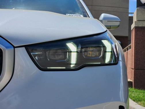 Mineral White Metallic 2026 BMW 530 i