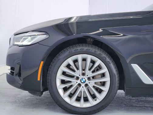 Jet Black 2021 BMW 540 i xDrive