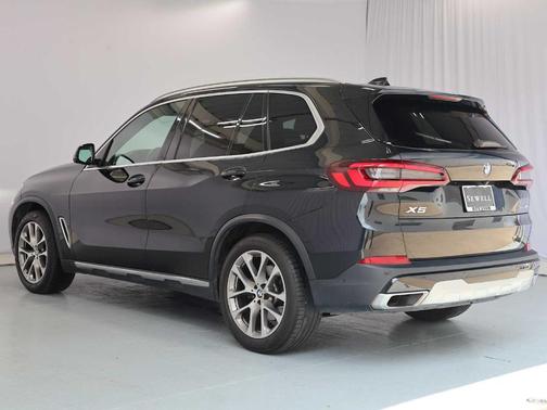 Black Sapphire 2021 BMW X5 sDrive40i