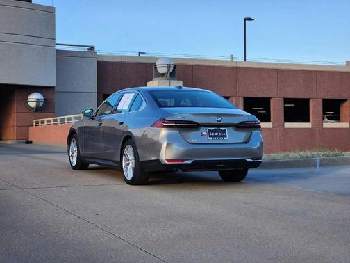 2024 BMW 530 i xDrive