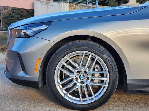 2024 BMW 530 i xDrive