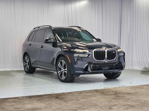 2025 BMW X7 M60i