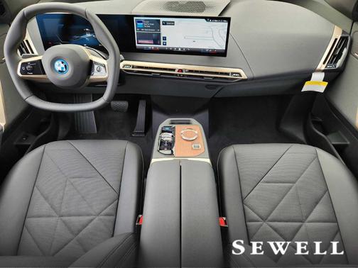2025 BMW iX xDrive50