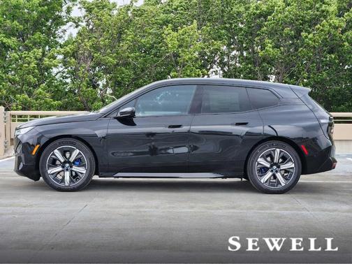 2025 BMW iX xDrive50