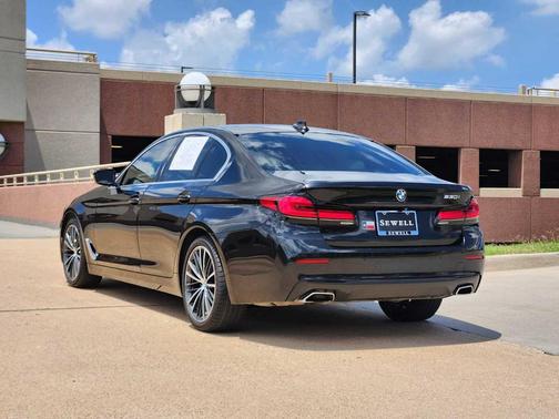 2022 BMW 530 i