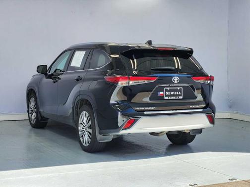 Midnight Black Metallic 2021 Toyota Highlander Platinum