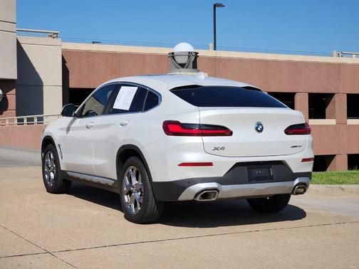 2024 BMW X4 xDrive30i