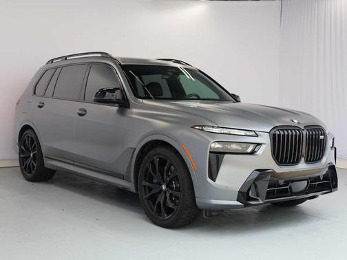 Pure 2024 BMW X7 M60i