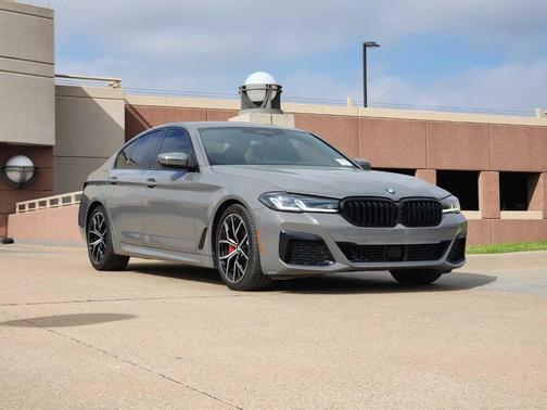 Metallic 2021 BMW 530 i