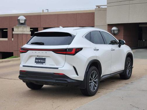 2025 Lexus NX 250 Premium