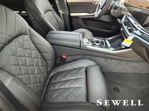 Carbon Black Metallic 2026 BMW X5 xDrive40i