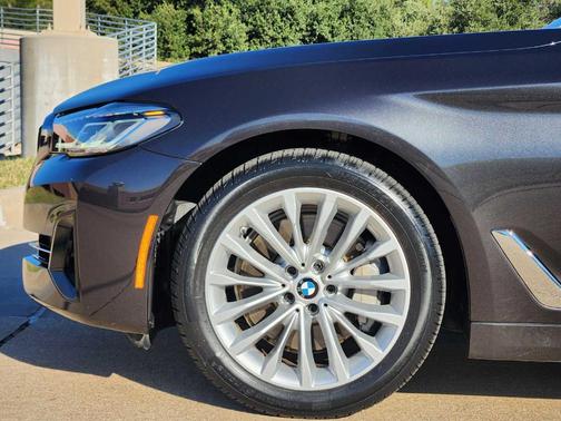 2023 BMW 530 i