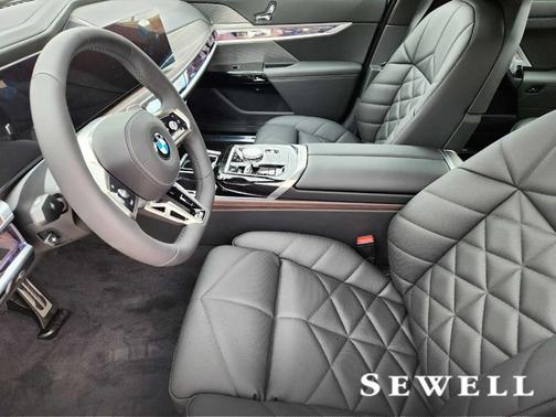 2025 BMW 740 i xDrive