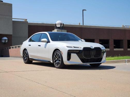 2025 BMW 740 i xDrive