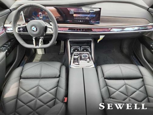 2025 BMW 740 i xDrive