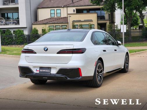 2025 BMW 740 i xDrive