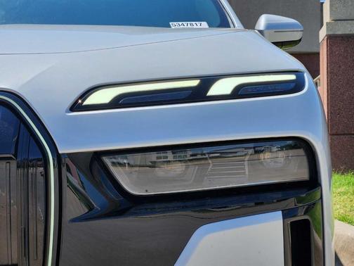 2025 BMW 740 i xDrive