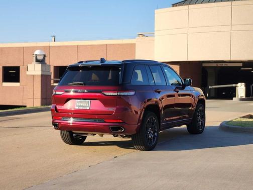 2025 Jeep Grand Cherokee Summit