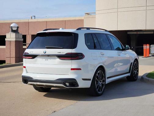 2024 BMW X7 xDrive40i