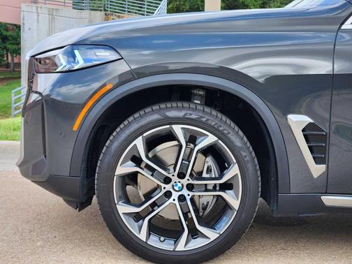 Gray Metallic 2026 BMW X5 sDrive40i