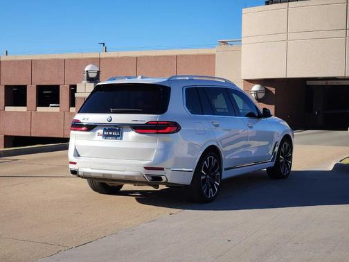 2023 BMW X7 xDrive40i