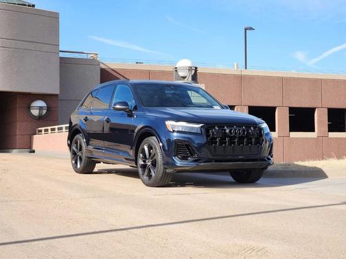 2025 Audi Q7 55 Premium Plus