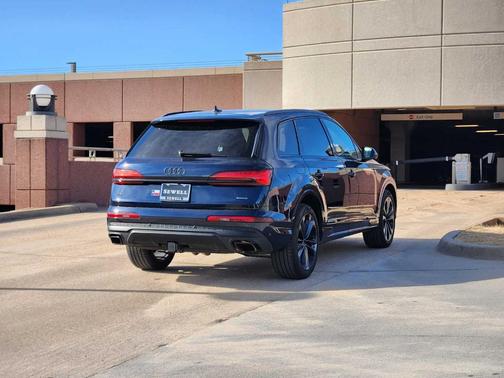 2025 Audi Q7 55 Premium Plus