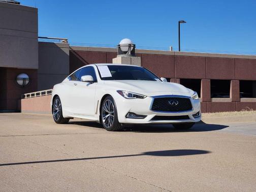 2022 INFINITI Q60 PURE