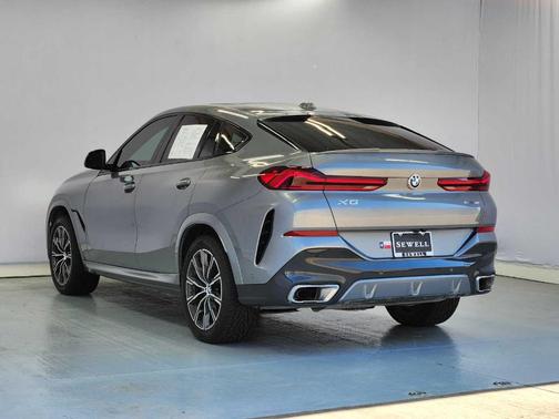 Gray Metallic 2024 BMW X6 xDrive40i