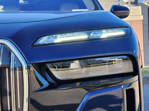 2023 BMW 760 760i xDrive