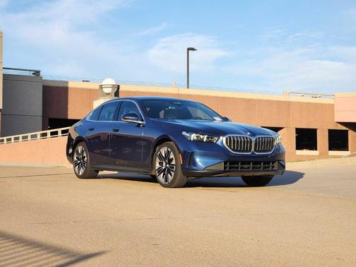 2025 BMW 530 i xDrive