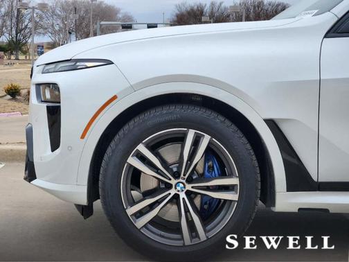 2025 BMW X7 M60i