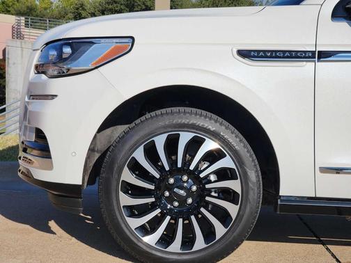 2024 Lincoln Navigator Black Label