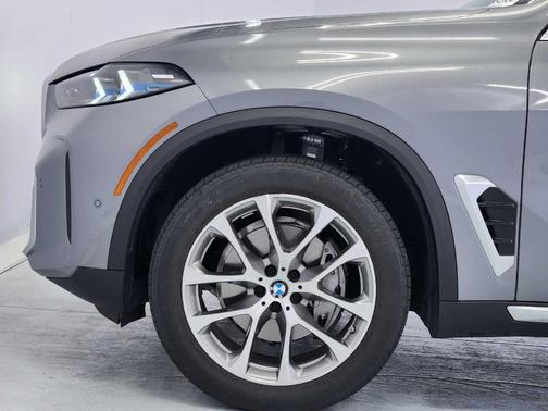 Gray Metallic 2026 BMW X5 sDrive40i