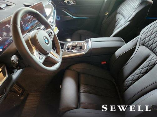 2025 BMW X7 M60i