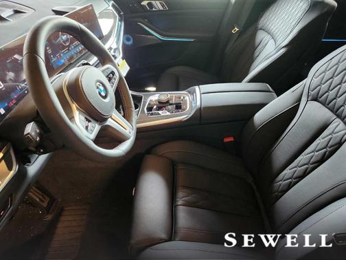 2025 BMW X7 M60i