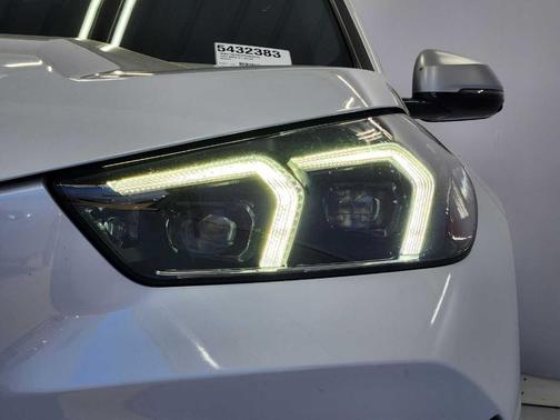 Mineral White Metallic 2023 BMW X1 xDrive28i