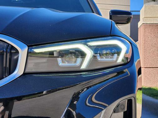 Jet Black 2024 BMW 330 i