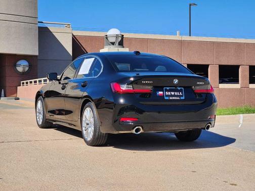 Jet Black 2024 BMW 330 i