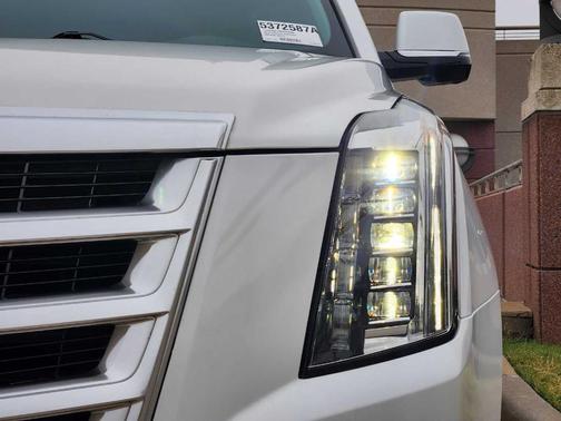 2019 Cadillac Escalade Luxury