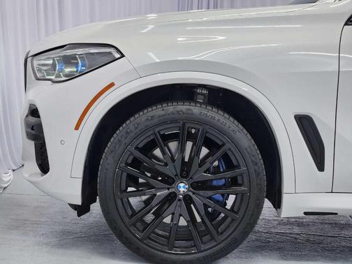 2022 BMW X5 M50i