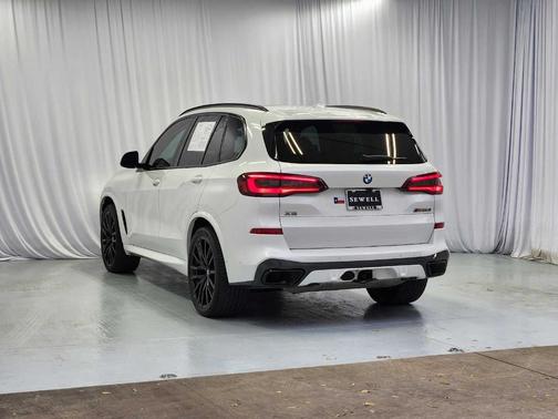 2022 BMW X5 M50i
